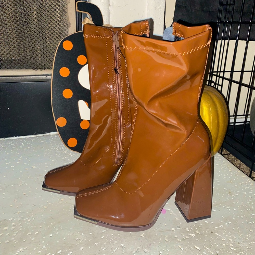 Shiny pleather hazelnut mid calf boots!